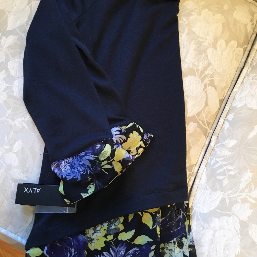 NWT ALYX blue Floral Top Size XS